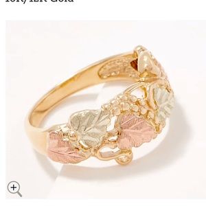 Black Hills Grape Leaf & Vine Band Ring